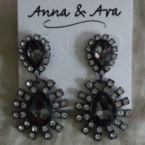 💝Anna & Ava Elegant Earrings(Never Been Worn)